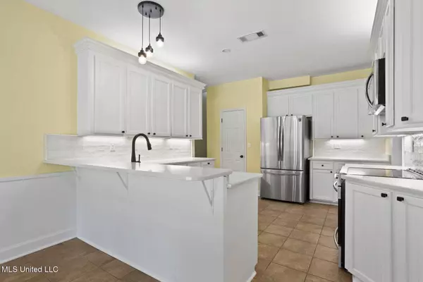 323 Woodlands Drive, Brandon, MS 39047