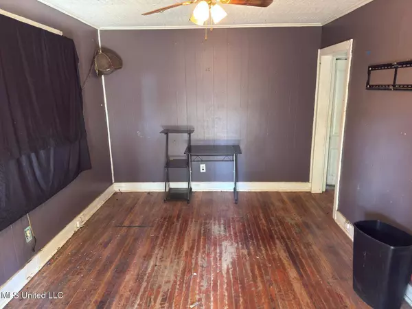 1060 Lake Dockery Road, Byram, MS 39272