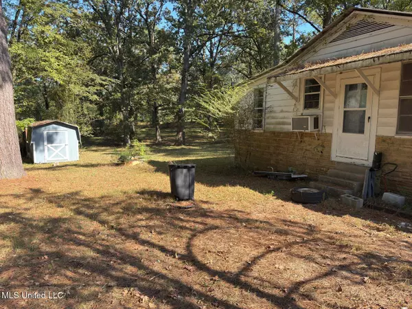 1060 Lake Dockery Road, Byram, MS 39272