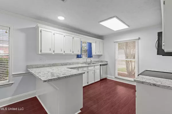 110 Oak Grove Drive, Brandon, MS 39047