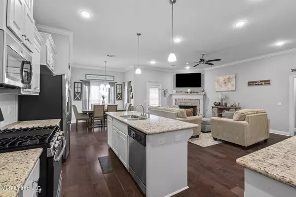 704 Parkdale Place, Brandon, MS 39042