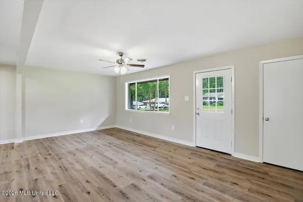 2329 Upper Drive, Pearl, MS 39208