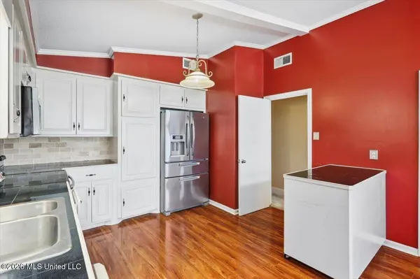 2141 Upper Drive, Pearl, MS 39208