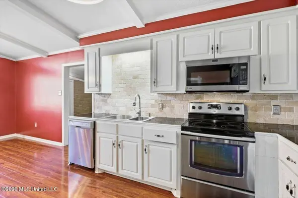 2141 Upper Drive, Pearl, MS 39208