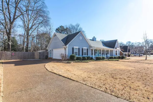 2710 SURREY PARK DR, Bartlett, TN 38134