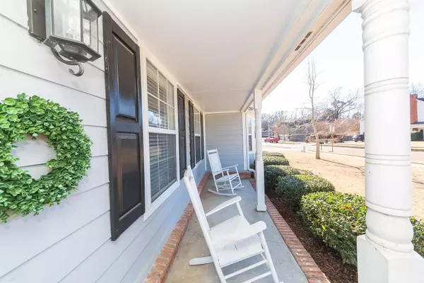 2710 SURREY PARK DR, Bartlett, TN 38134