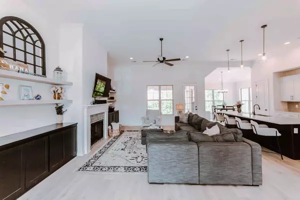 5118 LAWRENCEBURG LN E, Lakeland, TN 38002