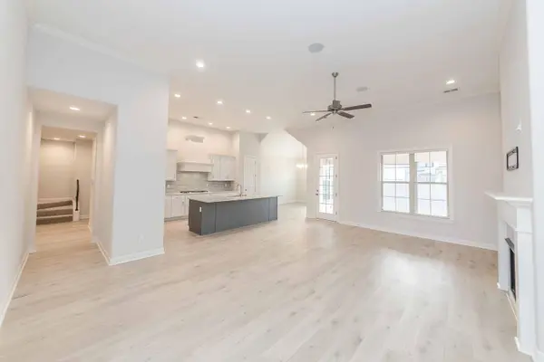 5143 E LAWRENCEBURG LN, Lakeland, TN 38002