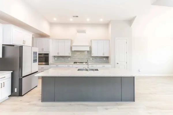 5143 E LAWRENCEBURG LN, Lakeland, TN 38002