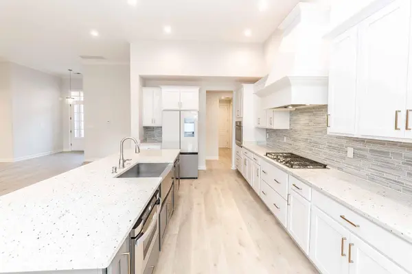 5143 E LAWRENCEBURG LN, Lakeland, TN 38002