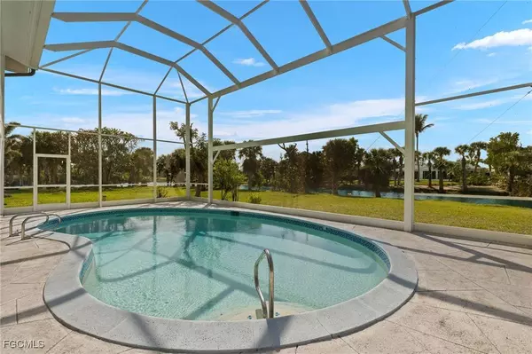 673 E Rocks DR, Sanibel, FL 33957