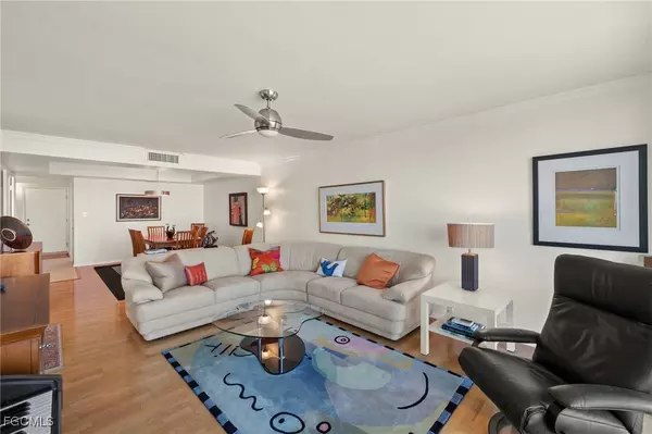 200 Periwinkle WAY #315, Sanibel, FL 33957