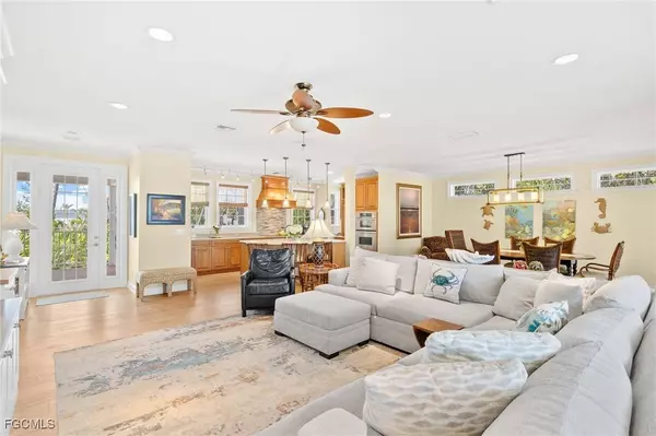 2391 Shop RD, Sanibel, FL 33957