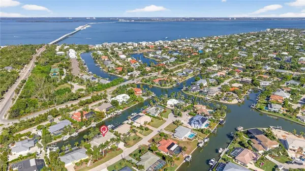 848 Angel Wing DR, Sanibel, FL 33957