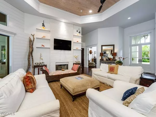 2388 Wulfert RD, Sanibel, FL 33957