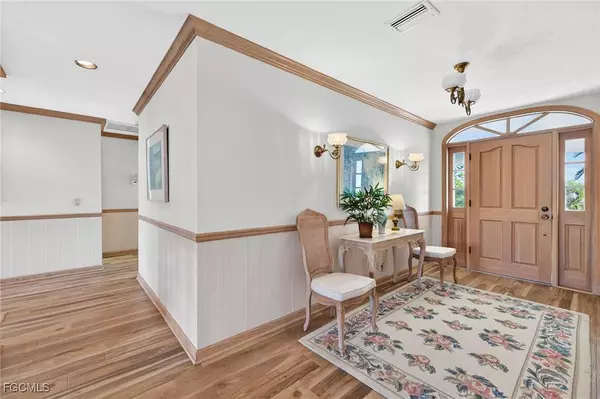 1422 Sanderling CIR, Sanibel, FL 33957