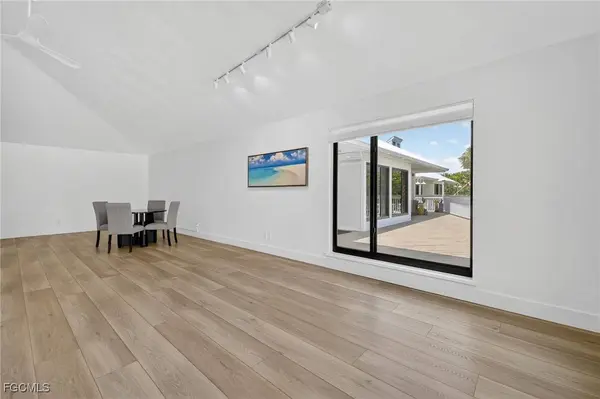 1101 Periwinkle WAY #D1, Sanibel, FL 33957