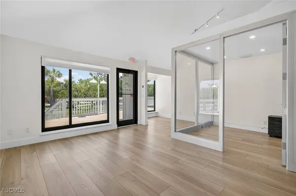 1101 Periwinkle WAY #D1, Sanibel, FL 33957