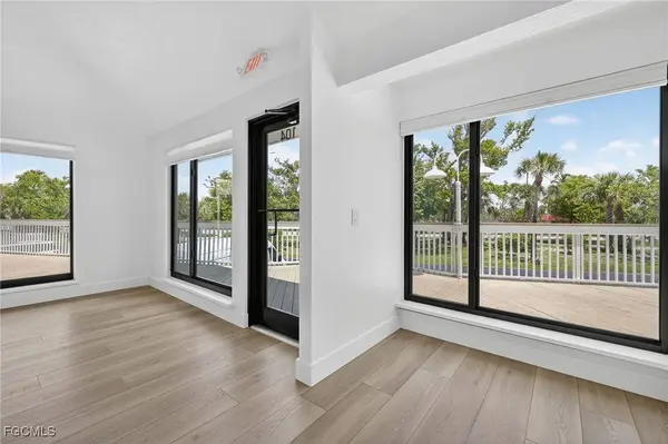 1101 Periwinkle WAY #D1, Sanibel, FL 33957