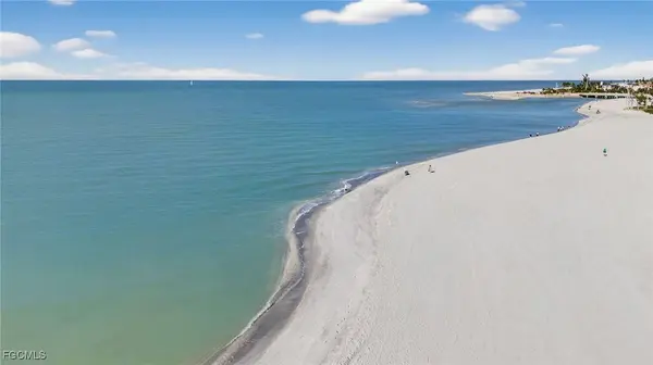 6476 Pine AVE, Sanibel, FL 33957