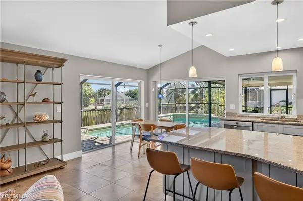 686 Emeril CT, Sanibel, FL 33957