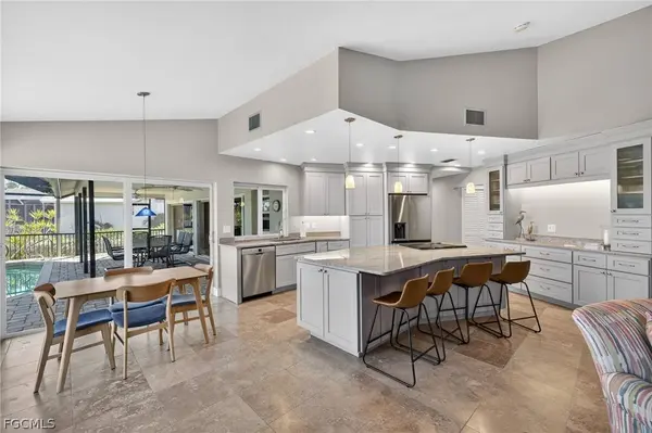 686 Emeril CT, Sanibel, FL 33957