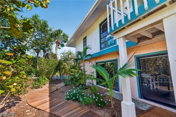 4556 Bowen Bayou RD, Sanibel, FL 33957