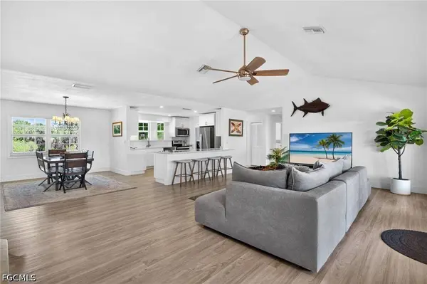 713 Durion CT, Sanibel, FL 33957