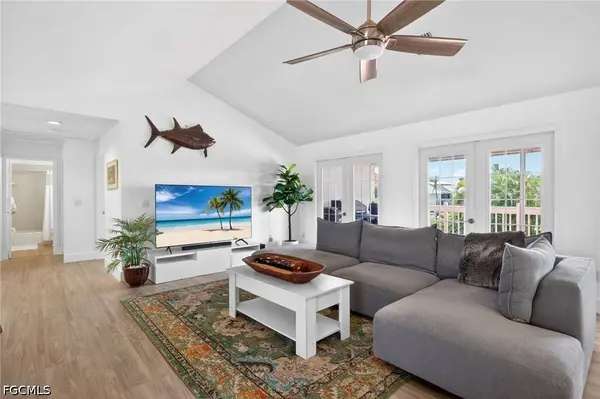 713 Durion CT, Sanibel, FL 33957