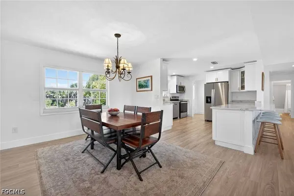 713 Durion CT, Sanibel, FL 33957
