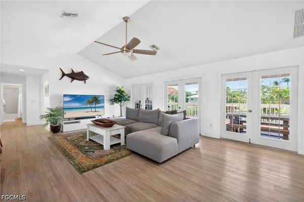 713 Durion CT, Sanibel, FL 33957