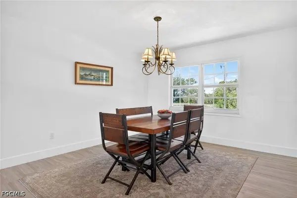 713 Durion CT, Sanibel, FL 33957