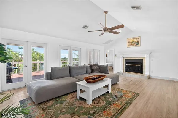 713 Durion CT, Sanibel, FL 33957