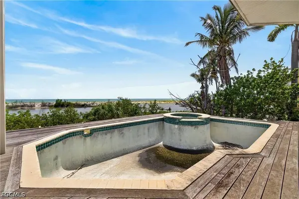 6007 Clam Bayou LN, Sanibel, FL 33957