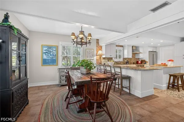 6143 Castaways LN, Sanibel, FL 33957