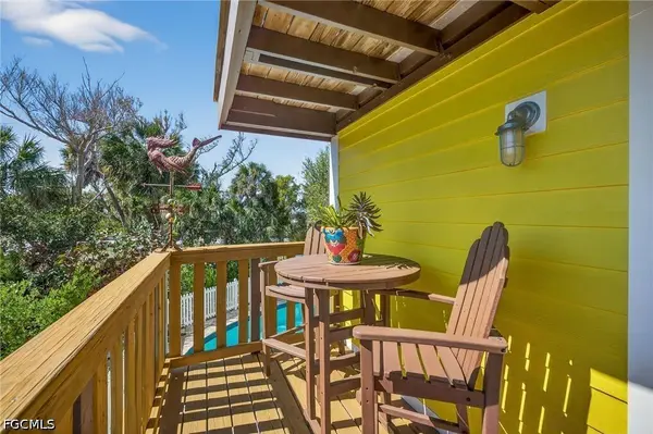 6143 Castaways LN, Sanibel, FL 33957