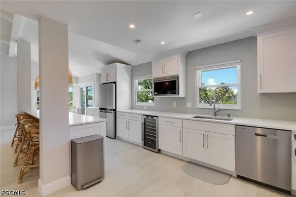 992 Fish Crow RD, Sanibel, FL 33957