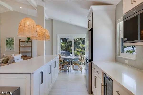 992 Fish Crow RD, Sanibel, FL 33957
