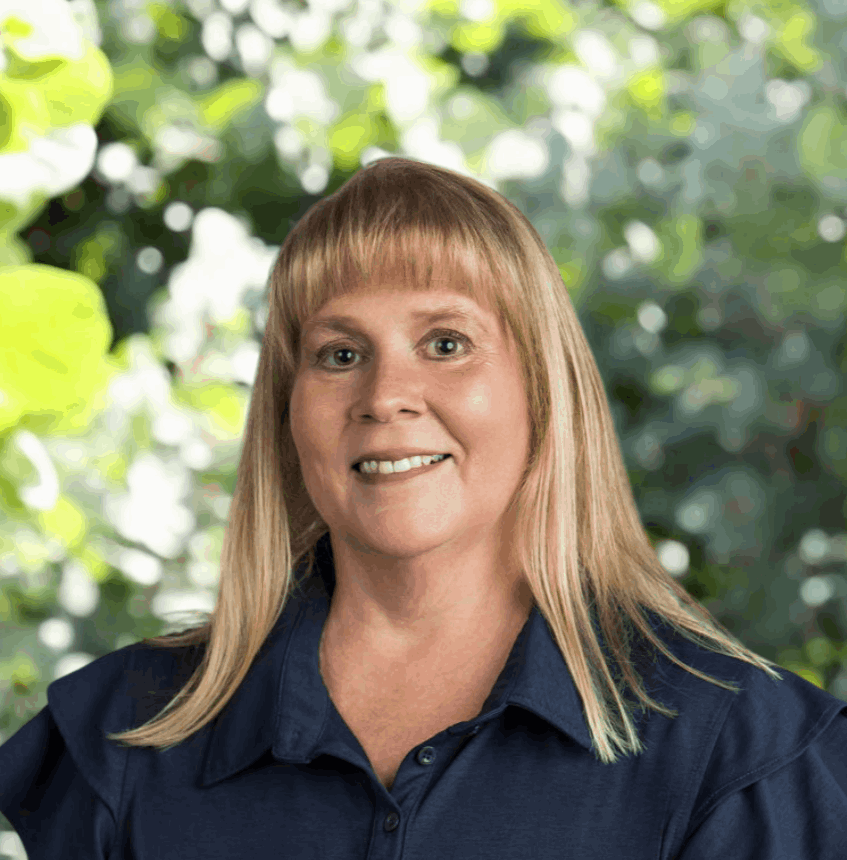 Kelly Huguenin headshot