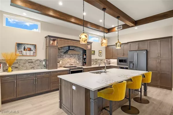 461 Lake Murex CIR, Sanibel, FL 33957