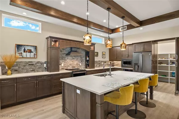 461 Lake Murex CIR, Sanibel, FL 33957