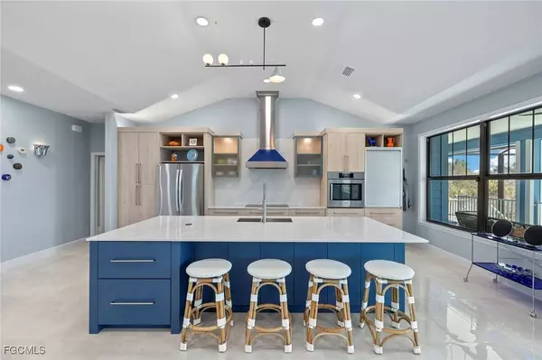 1890 Middle Gulf DR, Sanibel, FL 33957