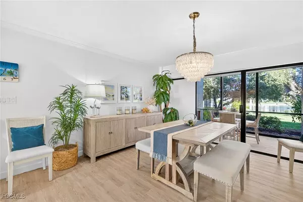 521 Lake Louise CT #103, Naples, FL 34110