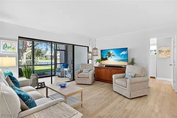 521 Lake Louise CT #103, Naples, FL 34110