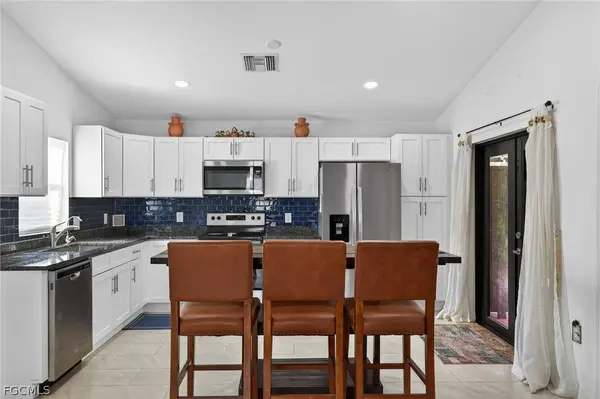 11249 / 11261 6th AVE, Punta Gorda, FL 33955