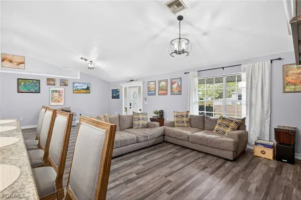 2807 52nd ST SW, Lehigh Acres, FL 33976