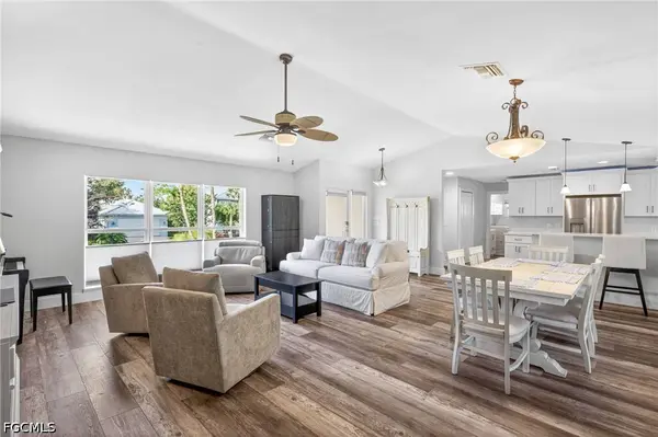 3359 Barra CIR, Sanibel, FL 33957