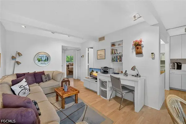 1250 Tennisplace CT #E22, Sanibel, FL 33957