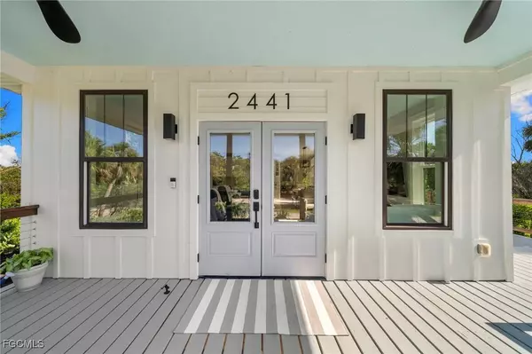 2441 Shop RD, Sanibel, FL 33957