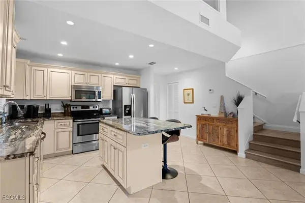 1811 Olde Middle Gulf DR #14, Sanibel, FL 33957
